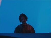 大橋トリオ「La La La feat. JQ from Nulbarich」のミュージックビデオより。