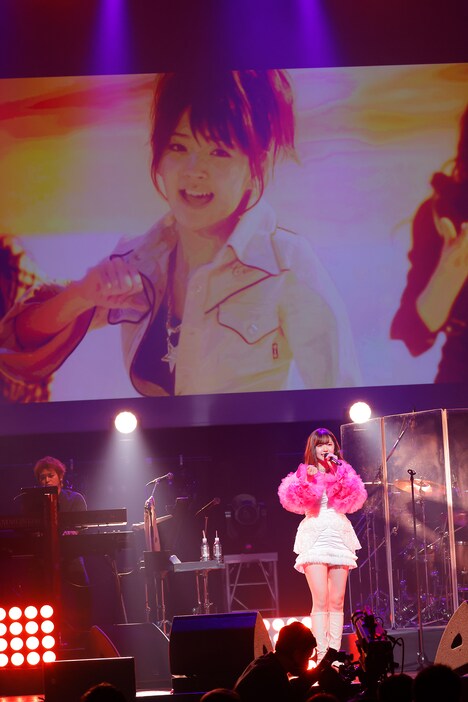 「鈴木愛理 LIVE PARTY No Live,No Life??」最終公演の様子。（写真提供：アップフロント）
