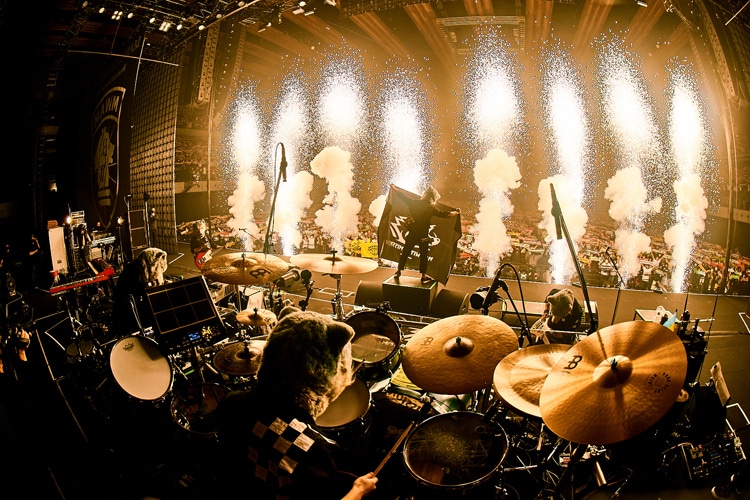 MAN WITH A MISSION（撮影：酒井ダイスケ）
