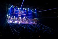 ExWHYZのライブの様子。