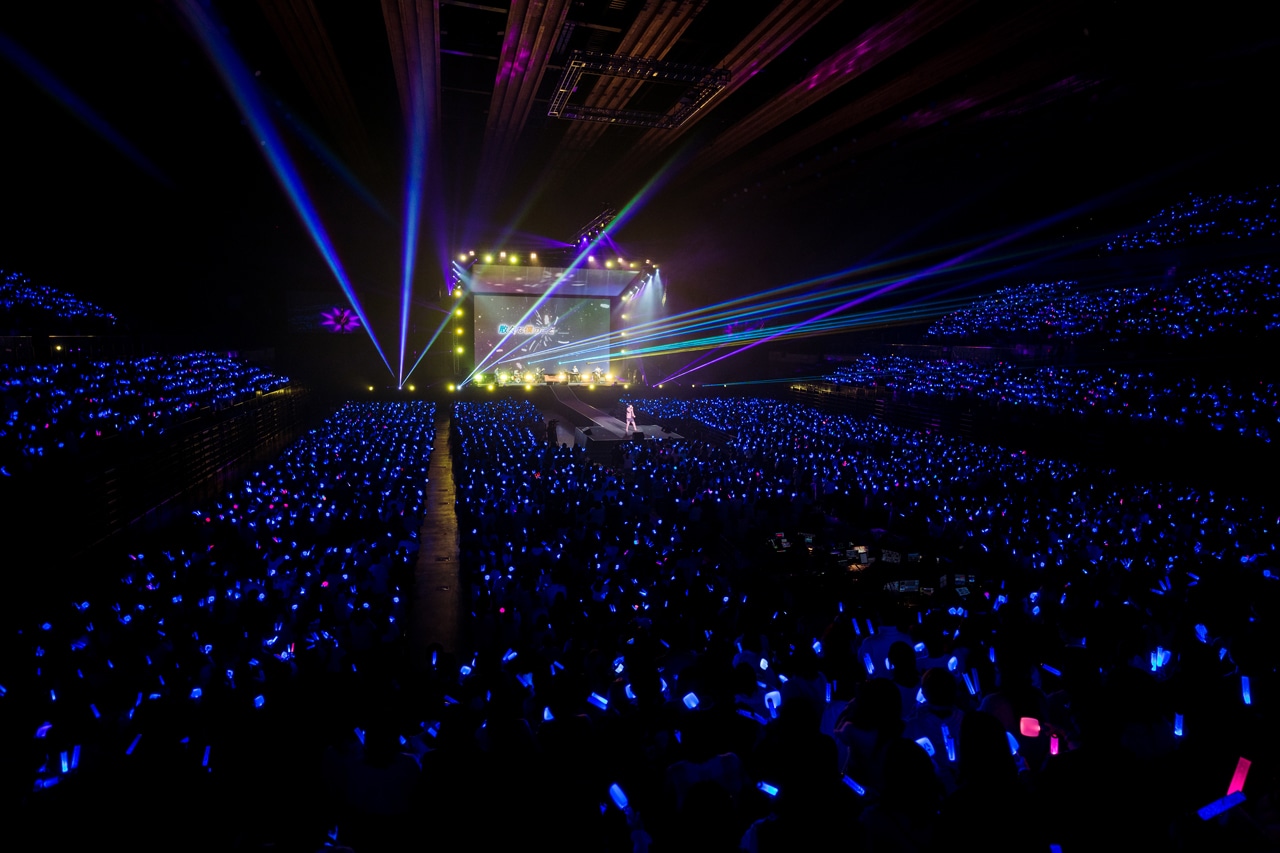 そらる「SORARU ARENA LIVE 2023 -クリスタリアルスカイ- ナイトグロウ」の様子。（撮影：小松陽祐［ODD JOB］、笠原千聖［cielkocka］）