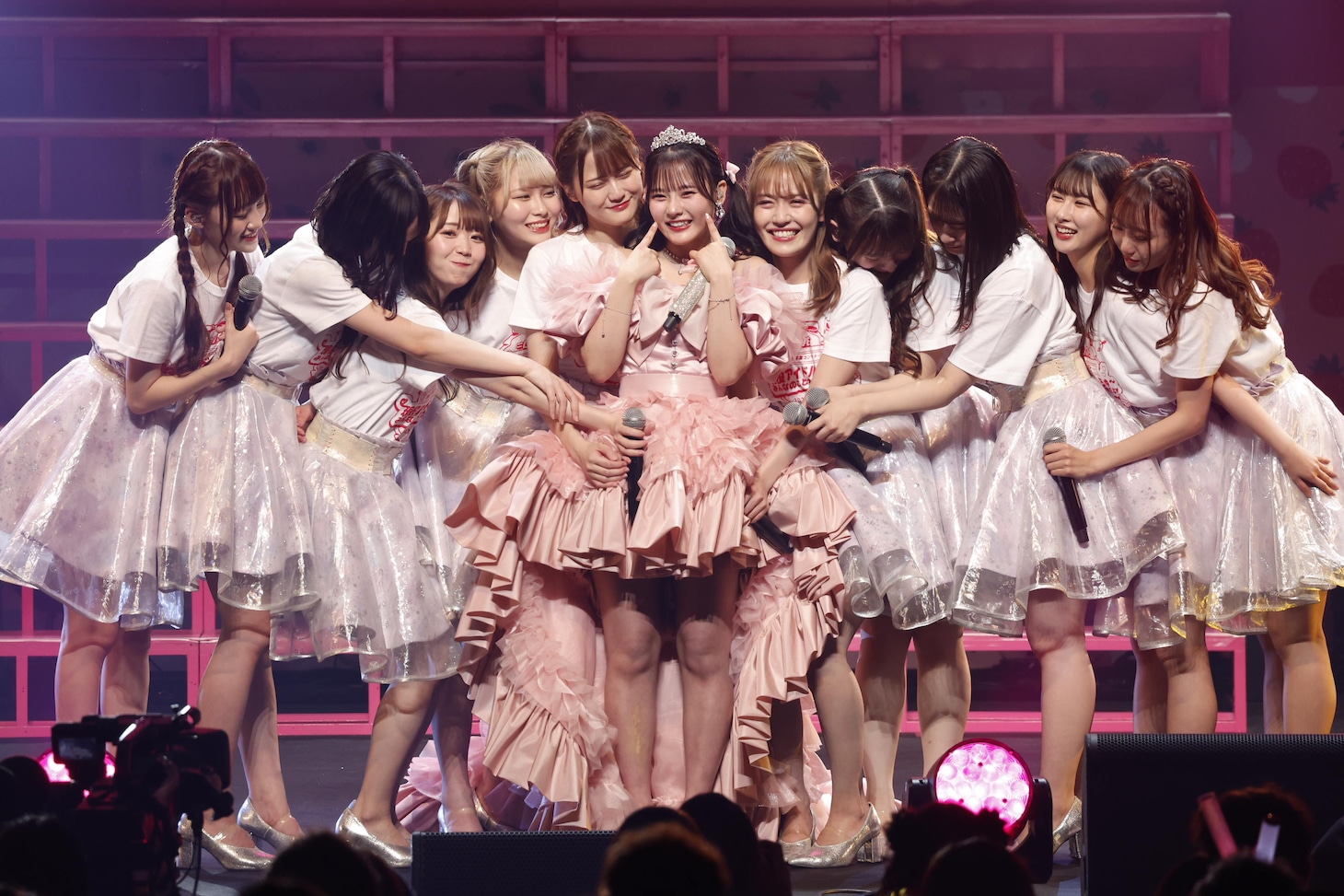 ＝LOVE「～齊藤なぎさ卒業コンサート～ 現役アイドルちゅ～ みんなのこと大好きだよ♡」の様子。（提供：SACRA MUSIC）