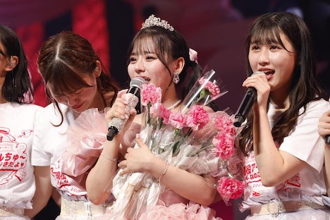 =LOVE「~齊藤なぎさ卒業コンサート~ 現役アイドルちゅ~ みんなのこと大好きだよ♡」の様子。(提供:SACRA MUSIC)