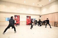 「つかこうへい復活祭2023『新・幕末純情伝』」公開稽古の様子。