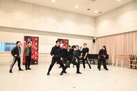 「つかこうへい復活祭2023『新・幕末純情伝』」公開稽古の様子。