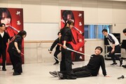 「つかこうへい復活祭2023『新・幕末純情伝』」公開稽古の様子。