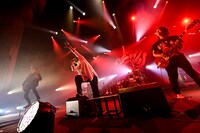 THE BACK HORN「マニアックヘブンVol.15」東京・中野サンプラザホール公演の様子。（Photo by makiko takada）