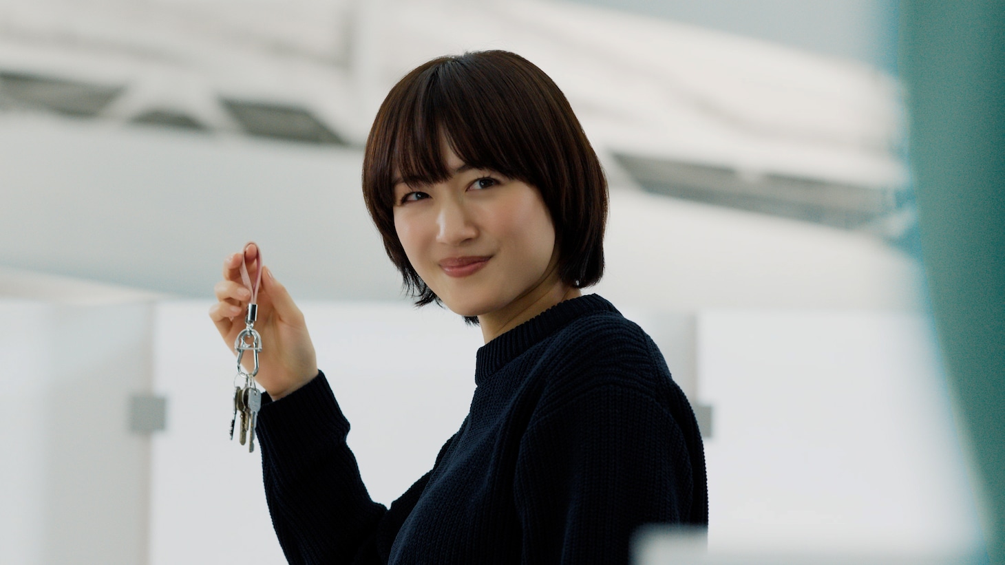 ユニクロの新CM「LifeとWear / 空港」編より。