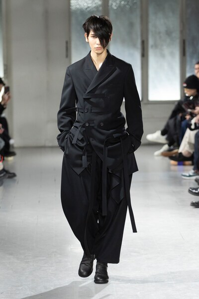ラウール（Snow Man）(c)Yohji Yamamoto Inc.