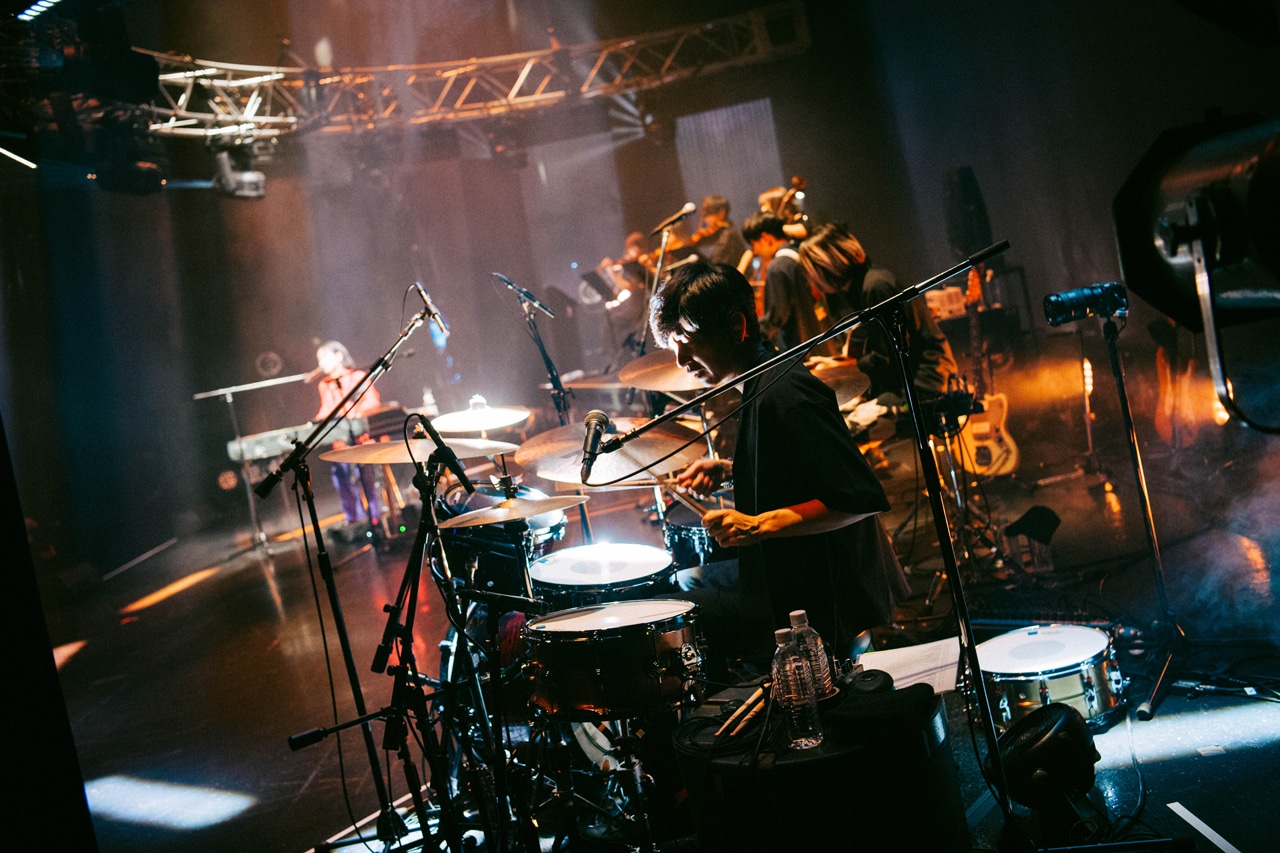 関口孝夫（Dr）（Photo by Kana Tarumi）