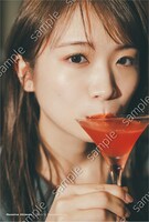 秋元真夏卒業記念写真集「振り返れば、乃木坂」コーチャンフォー特典ポストカードサンプル画像