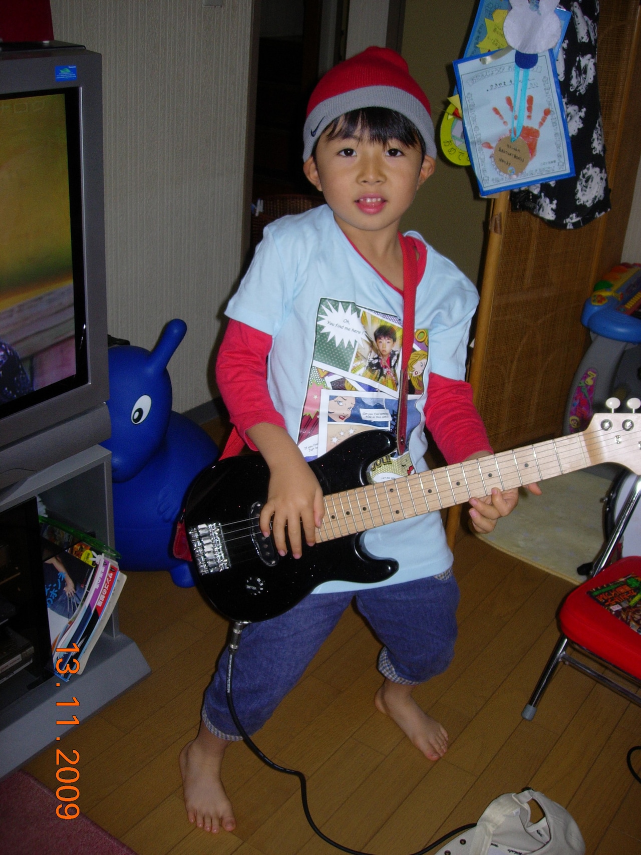 6歳の頃、自宅にて。