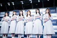 左から井上和、遠藤さくら、久保史緒里、秋元真夏、賀喜遥香、菅原咲月。