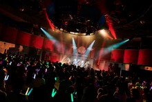 THE SUPER FRUIT（撮影：上溝恭香）