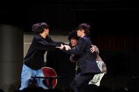 “兄弟喧嘩”を繰り広げる松本勇輝と春斗。（撮影：上溝恭香）