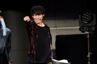 チンピラ風ライバル役の大谷篤行。（撮影：上溝恭香）