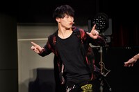 チンピラ風ライバル役の大谷篤行。（撮影：上溝恭香）