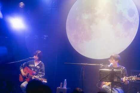 左から未菜、大武茜一郎（突然少年）。（撮影：飛鳥井里奈）