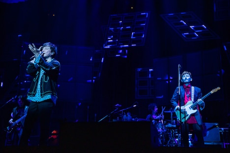 ポルノグラフィティ（撮影：入日伸介）