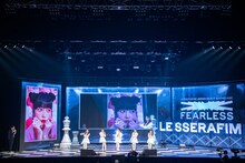 「LE SSERAFIM JAPAN DEBUT SHOWCASE 'FEARLESS'」の様子。