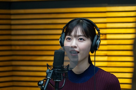 「アジアのジューシー」ミュージックビデオのメイキングより。