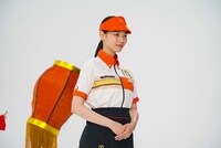 「アジアのジューシー」ミュージックビデオのメイキングより。