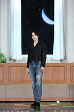 HUENINGKAI (P)&(C) BIGHIT MUSIC