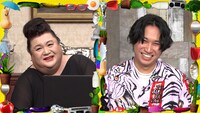 マツコ・デラックスとはっとり（マカロニえんぴつ）。(c)日本テレビ