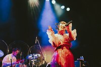 えみそん（Vo）（Photo by Ray Otabe）