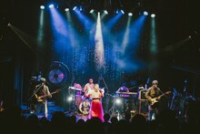 フレンズ（Photo by Ray Otabe）