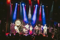 フレンズ（Photo by Ray Otabe）