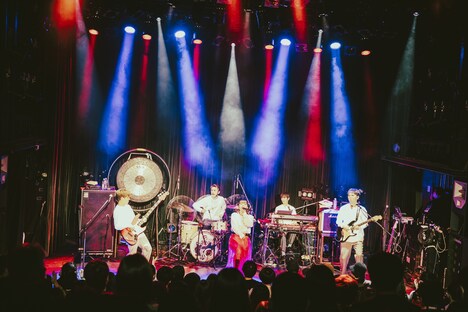 フレンズ（Photo by Ray Otabe）