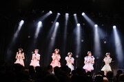 左から琴るり、由良ゆら、石原さき、姫野ひなの、貝賀琴莉、月なぎさ。（写真提供：ゼロイチファミリア）