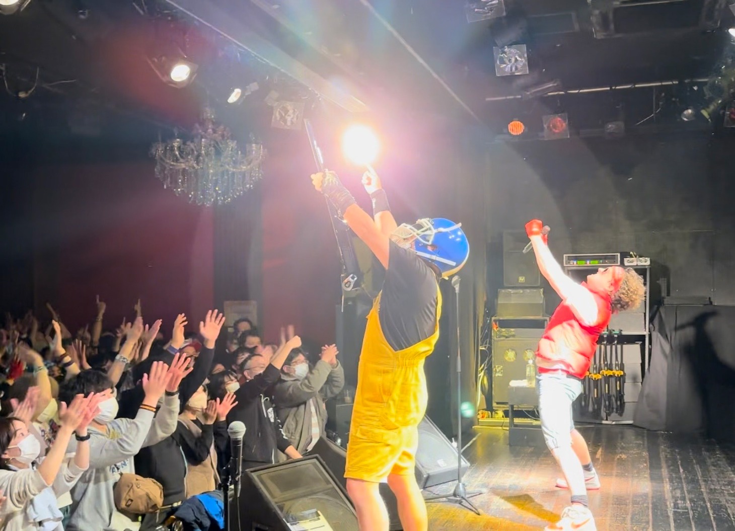 ザ・リーサルウェポンズ「Back to the 80's Tour 2023」大阪・Shangri-La公演の様子。