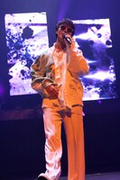 吉澤要人のソロパフォーマンスの様子。