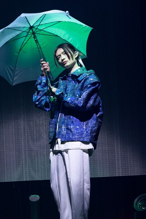 杢代和人のソロパフォーマンスの様子。