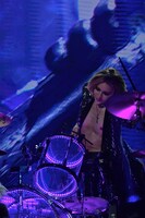 YOSHIKI（Dr, Piano）