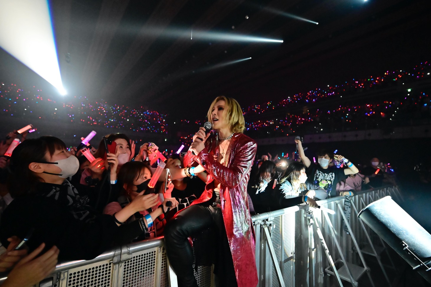 YOSHIKI（Dr, Piano）