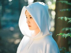 湯木慧が2023年一発目のワンマンライブ開催、“春の歌”をアコースティック編成で披露