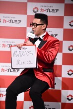 「最近あったプレミアな出来事」という質問に「ボックスヘアに戻した」と答えた関口メンディー。