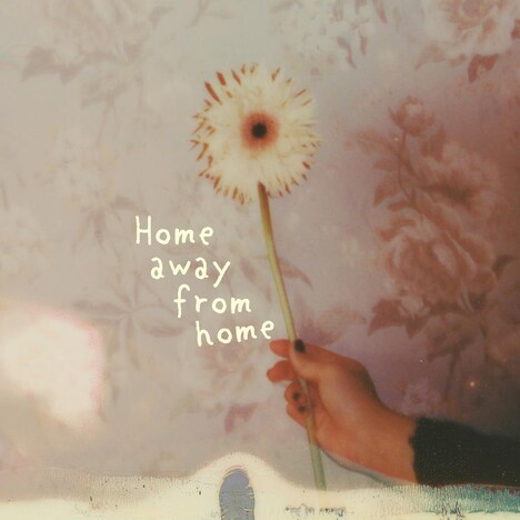 Lilubay「Home away from home」ジャケット