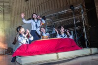 新しい学校のリーダーズ（Photo by MAYUMI）