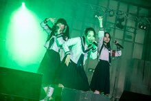 新しい学校のリーダーズ（Photo by MAYUMI）