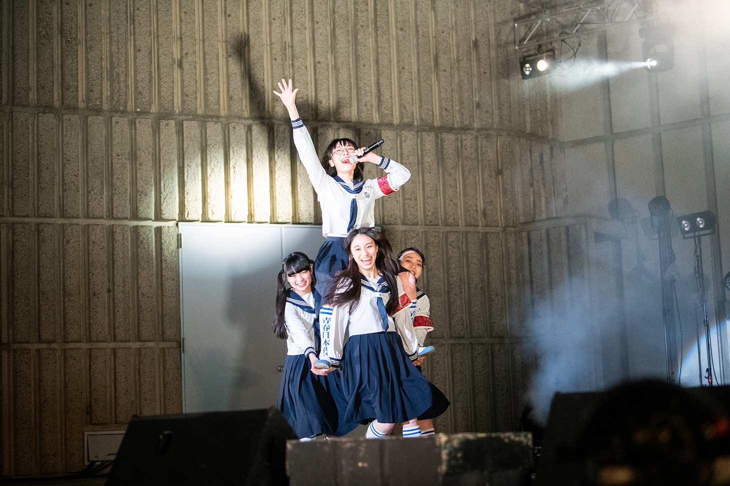 新しい学校のリーダーズ（撮影：音楽ナタリー）