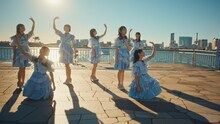 STU48 瀬戸内PR部隊 Season2「笑顔のチャンス」のミュージックビデオより。(c)STU/KING RECORDS