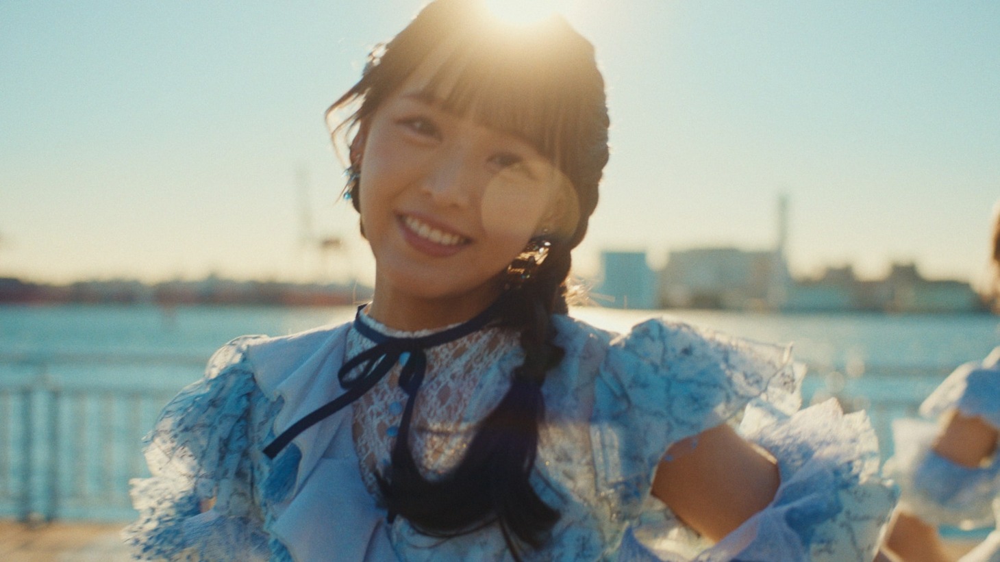 STU48 瀬戸内PR部隊 Season2「笑顔のチャンス」のミュージックビデオより。(c)STU/KING RECORDS