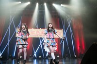 新たに予科生として虹コンに加わった栗原舞優（左）と澤村光彩（右）。