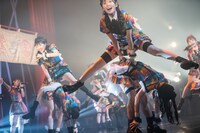 鶴見萌（右上）と神田ジュナ（右下）。