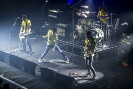 ザ・クロマニヨンズのツアーが今年も開幕、大熱狂のファンに甲本「みんながやるなと言ってもやるから」