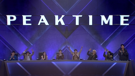 「PEAK TIME」より。(c)SLL Joongang Co.,Ltd & Studio Slam & AZING all rights reserved